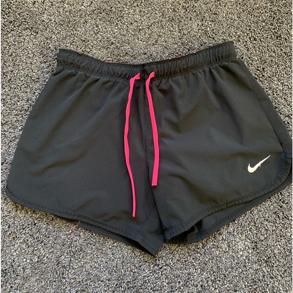 Womens Nike Dri-fit athletic shorts. Black & Pink size small